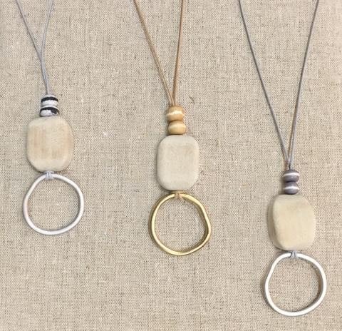 NECKLACE - RAW WOOD SQUARE