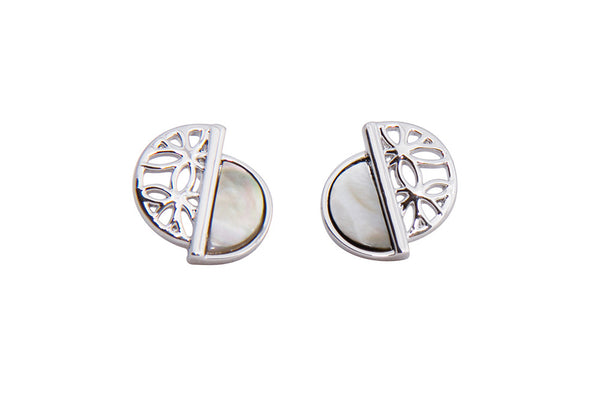 NECKLACE - SEA SHELL PENDANT