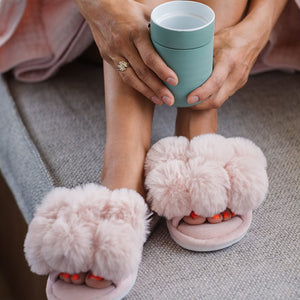 WOMEN'S SLIPPERS & SOCKS