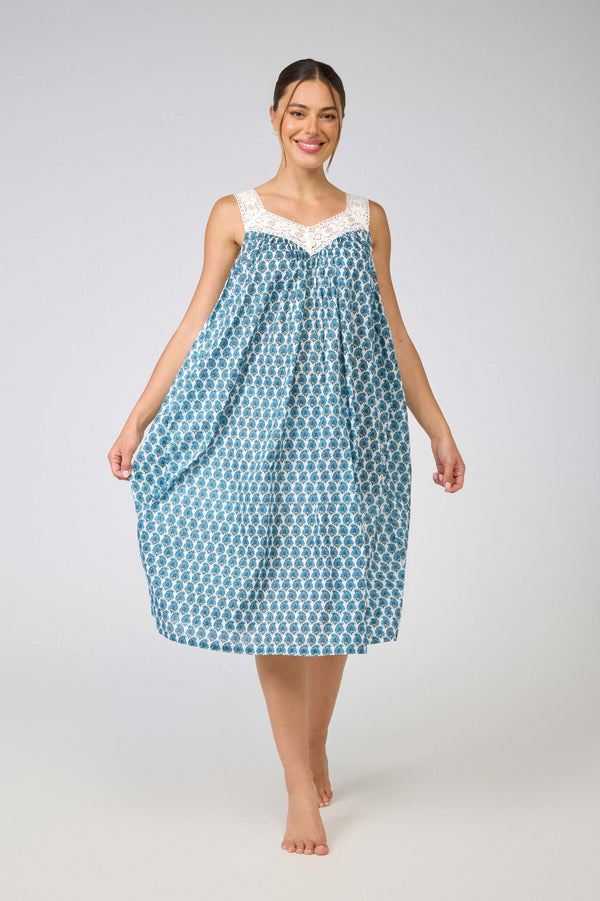 NIGHTIE - V NECK - BLUE FLORAL - SAVANNAH