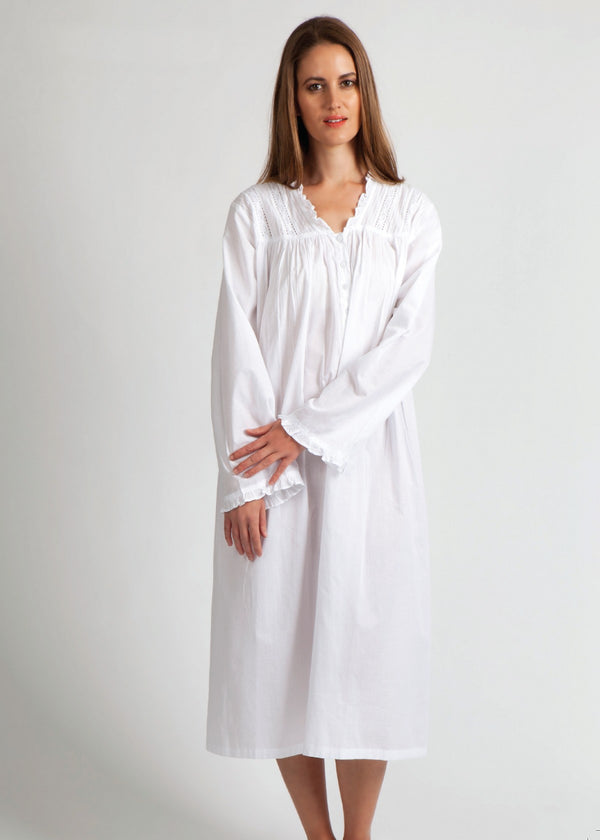 NIGHTIE - LONG WITH LONG SLEEVES IN WHITE