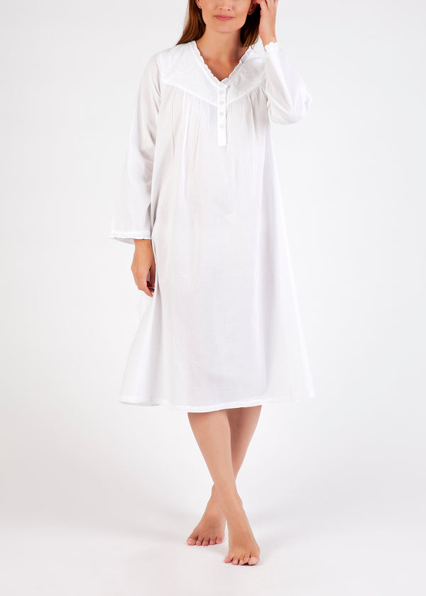 NIGHTIE - LONG SLEEVES - EMBROIDERY ALONG NECKLINE