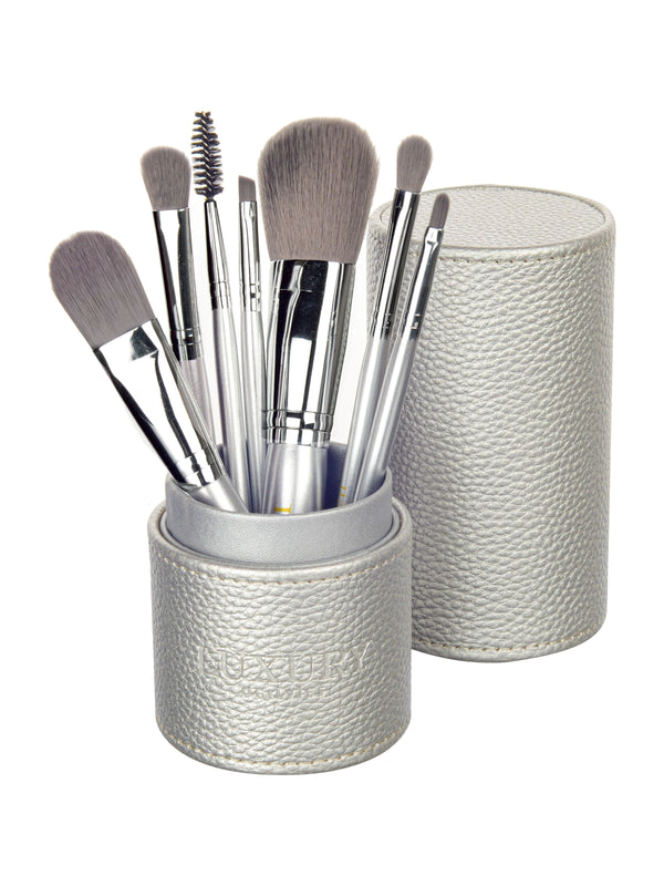 MAKEUP BRUSH SET WITH TRAVEL CASE